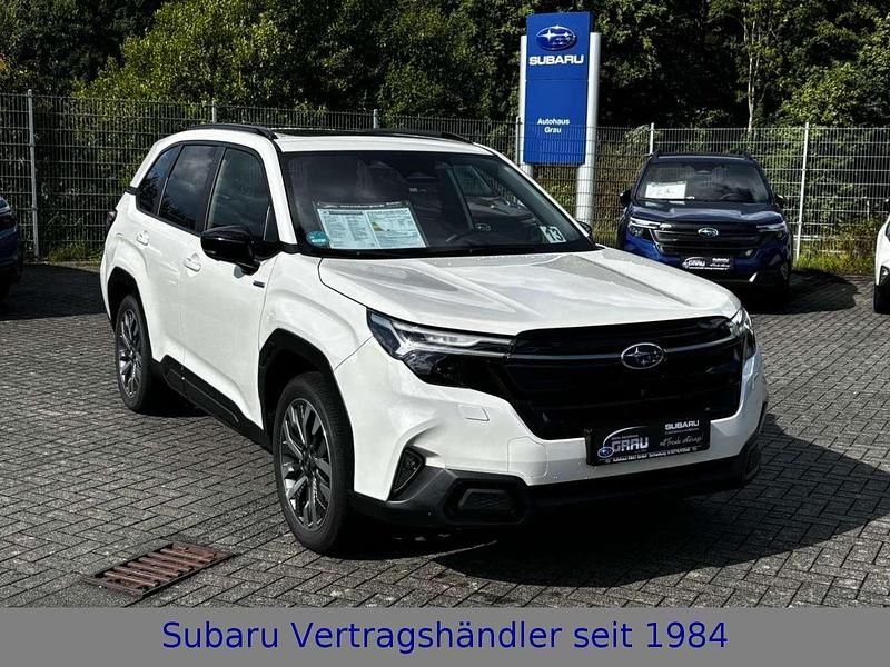 Crystal white pearl (k1x) Gebraucht 2024 Subaru Forester Platinum SUV | 41.500 € (Fairer Preis) - Bild 1/4