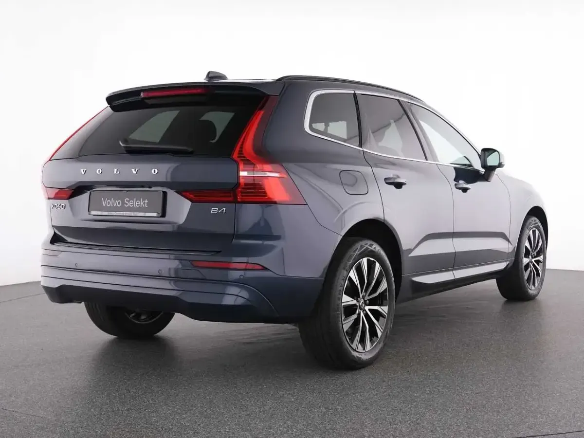 Gebraucht Volvo XC60 145 PS (106 kW) 2022 SUV