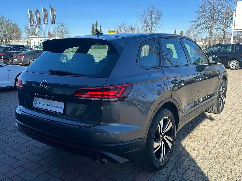 Gebraucht VW Touareg R 286 PS (210 kW) 2022 Grau SUV