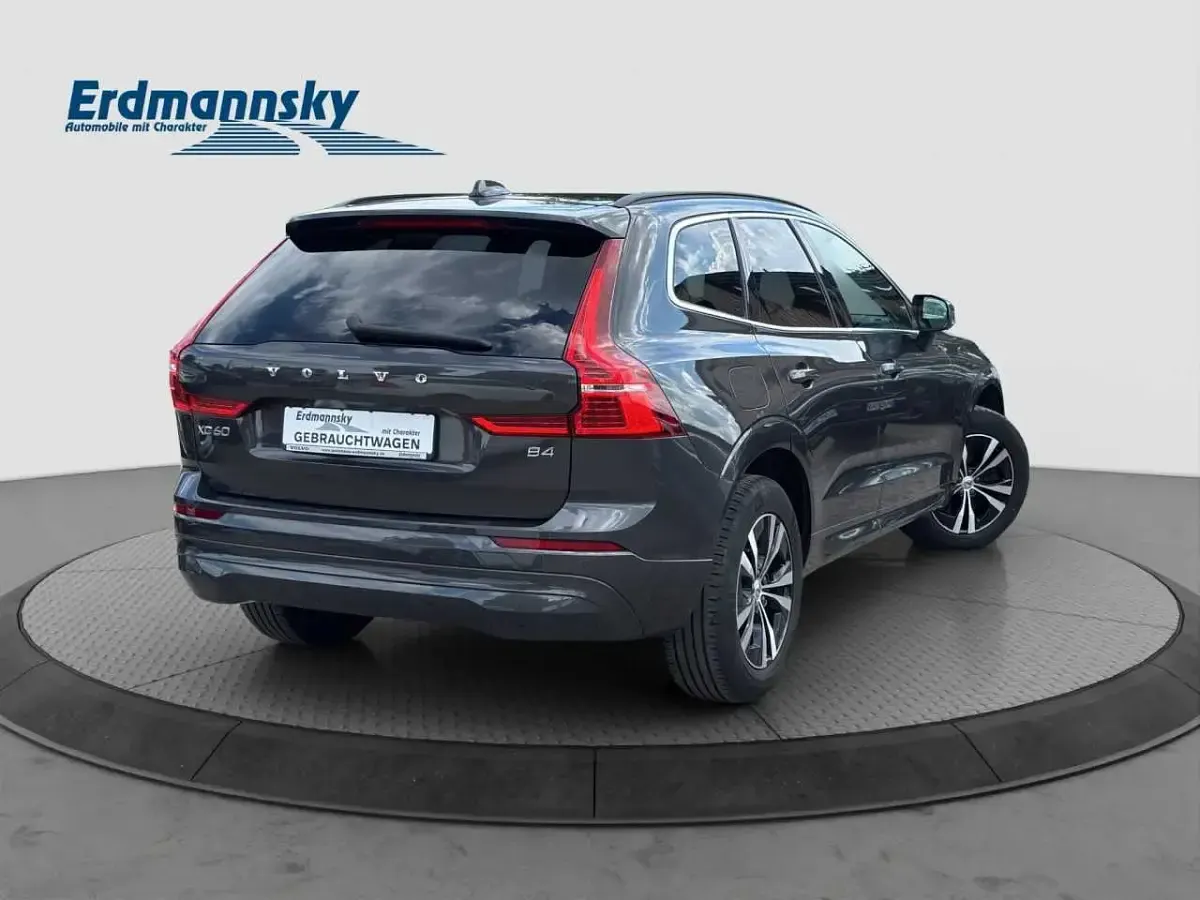 Gebraucht Volvo XC60 145 PS (106 kW) 2022 SUV