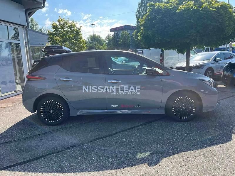 Gebraucht Nissan Leaf Tekna 110 kW (150 PS) 2023 Grau Kleinwagen