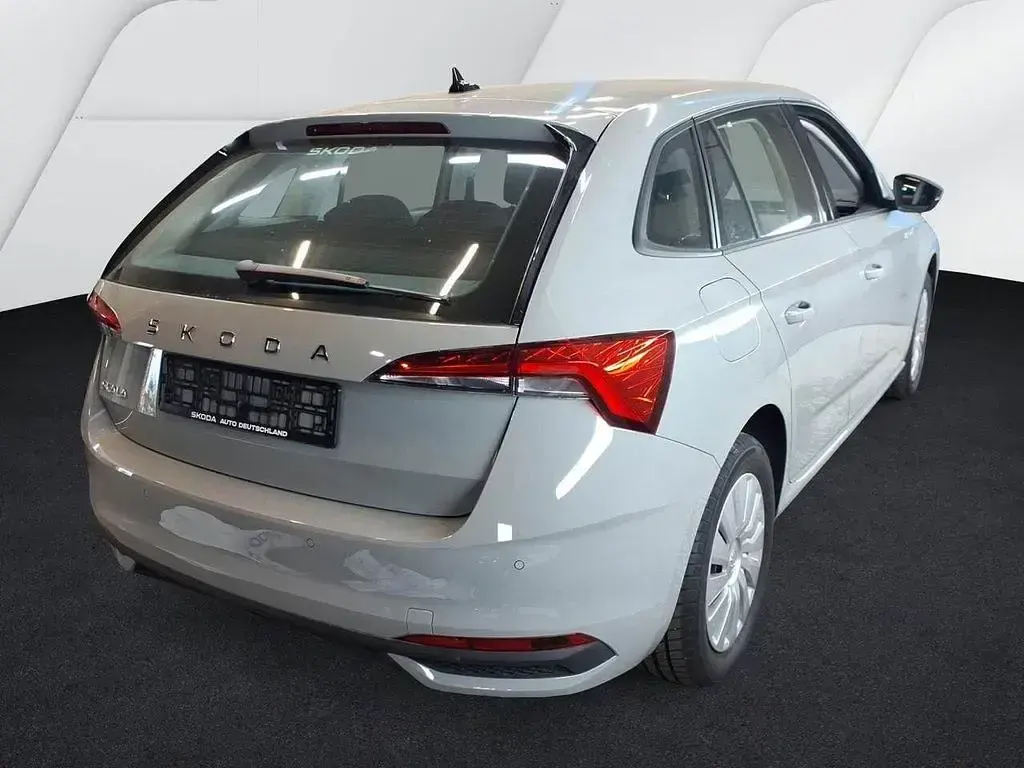 Gebraucht Skoda Scala Essence 95 PS (69 kW) 2025 Stahlgrau Kleinwagen