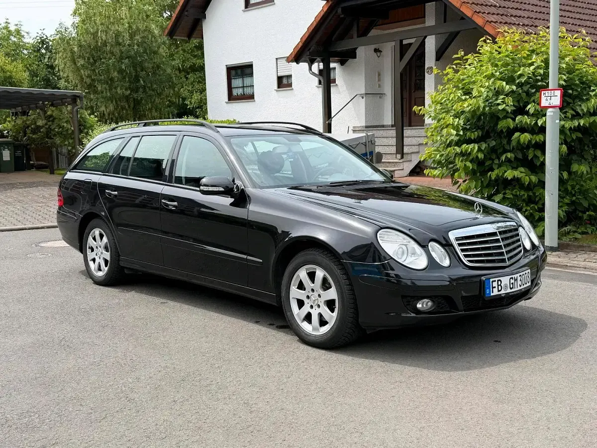 Gebraucht Mercedes E220 170 PS (125 kW) 2006 Schwarz Kombi