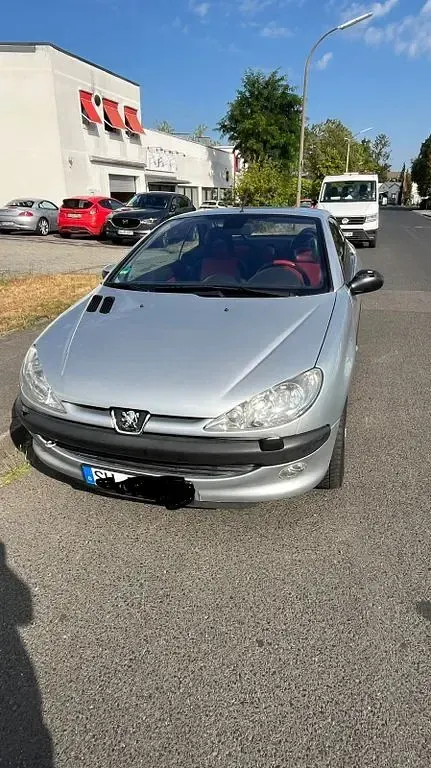 Gebraucht Peugeot 206 CC Platinum 109 PS (80 kW) 2002 Silber Cabrio