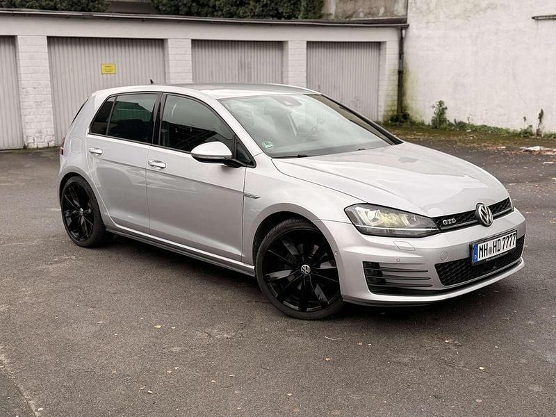 Silber Gebraucht 2016 VW Golf VII GTD Limousine | 15.490 € (Fairer Preis) - Bild 1/4