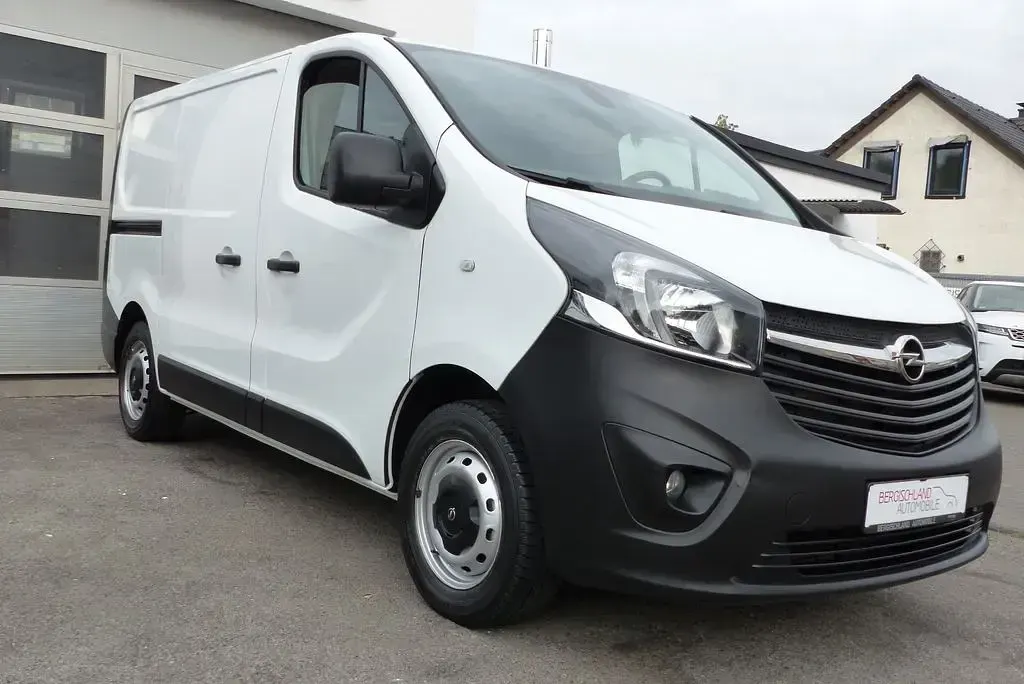 Gebraucht Opel Vivaro 121 PS (88 kW) 2018 Weiß Van / Kleinbus