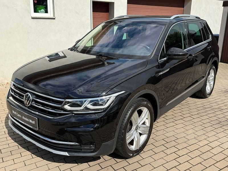 Schwarz Gebraucht 2021 VW Tiguan Elegance SUV | 30.990 € (Fairer Preis) - Bild 1/4