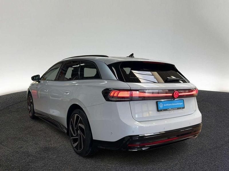 Gebraucht VW ID.7 Pro 210 kW (286 PS) 2025 Gletscherweiß metallic Kombi