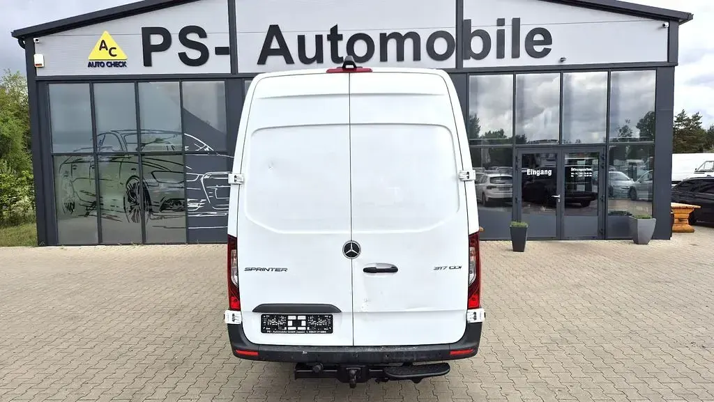 Używany Mercedes Sprinter 170 KM (125 kW) 2021 Biały Van