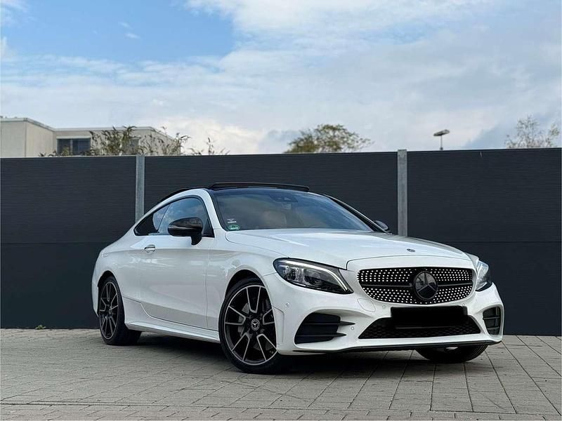 Gebraucht 2019 Mercedes C300 AMG line Coupé | 33.550 € (Fairer Preis) - Bild 1/4