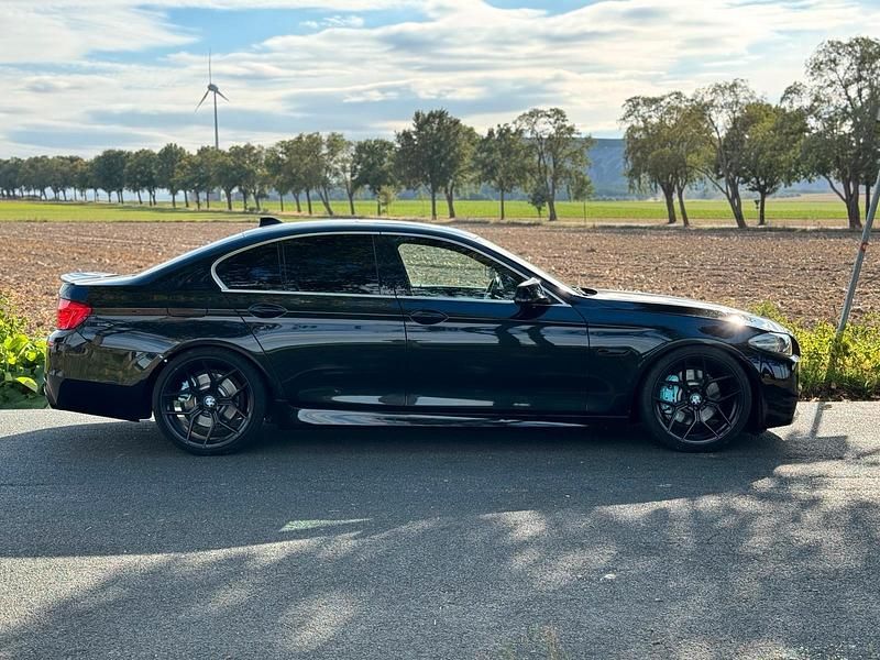 Andere farben Gebraucht 2011 BMW 530 Limousine | 17.499 € - Bild 1/4