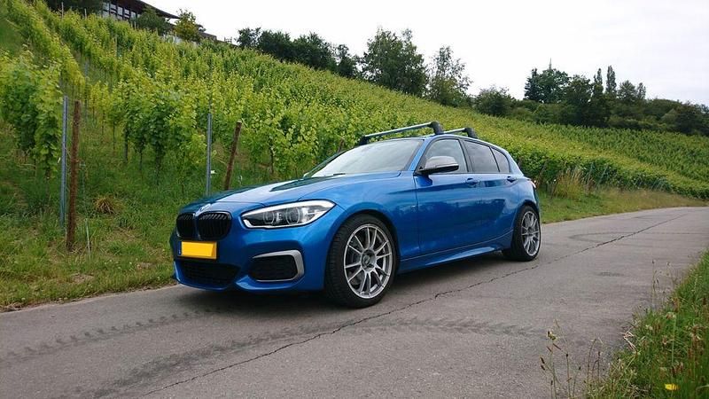 Blau Gebraucht 2016 BMW M140 M Sport Kleinwagen | 29.500 € (Fairer Preis) - Bild 1/4