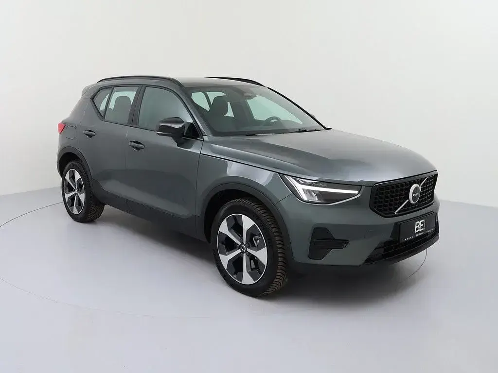 Gebraucht Volvo XC40 Plus 163 PS (119 kW) 2025 Forest lake / metallic SUV