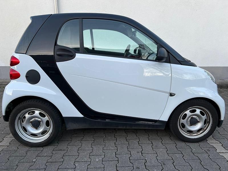 Gebraucht Smart ForTwo Coupé Pure 61 PS (44 kW) 2010 Weiß Coupé