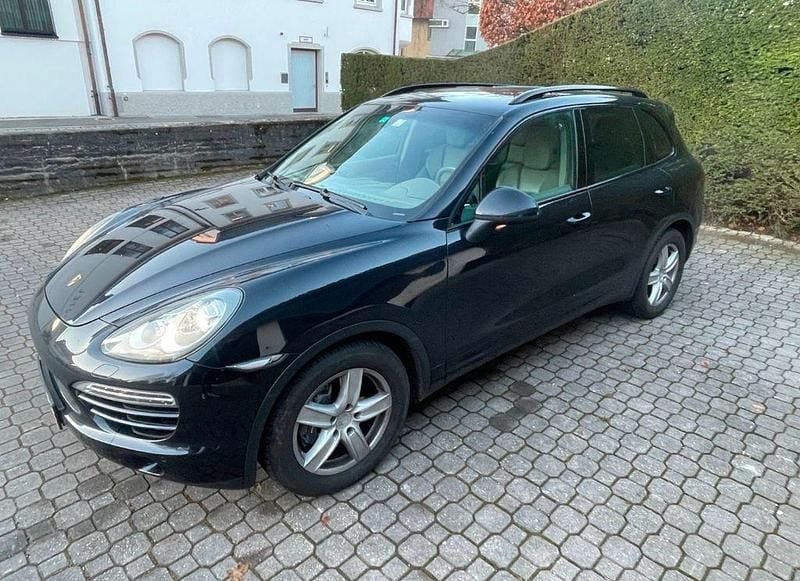 Gebraucht Porsche Cayenne 245 PS (180 kW) 2010 Schwarz SUV