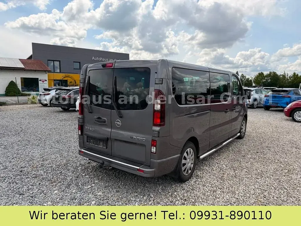 Używany Opel Vivaro 125 KM (91 kW) 2016 Szary Minivan