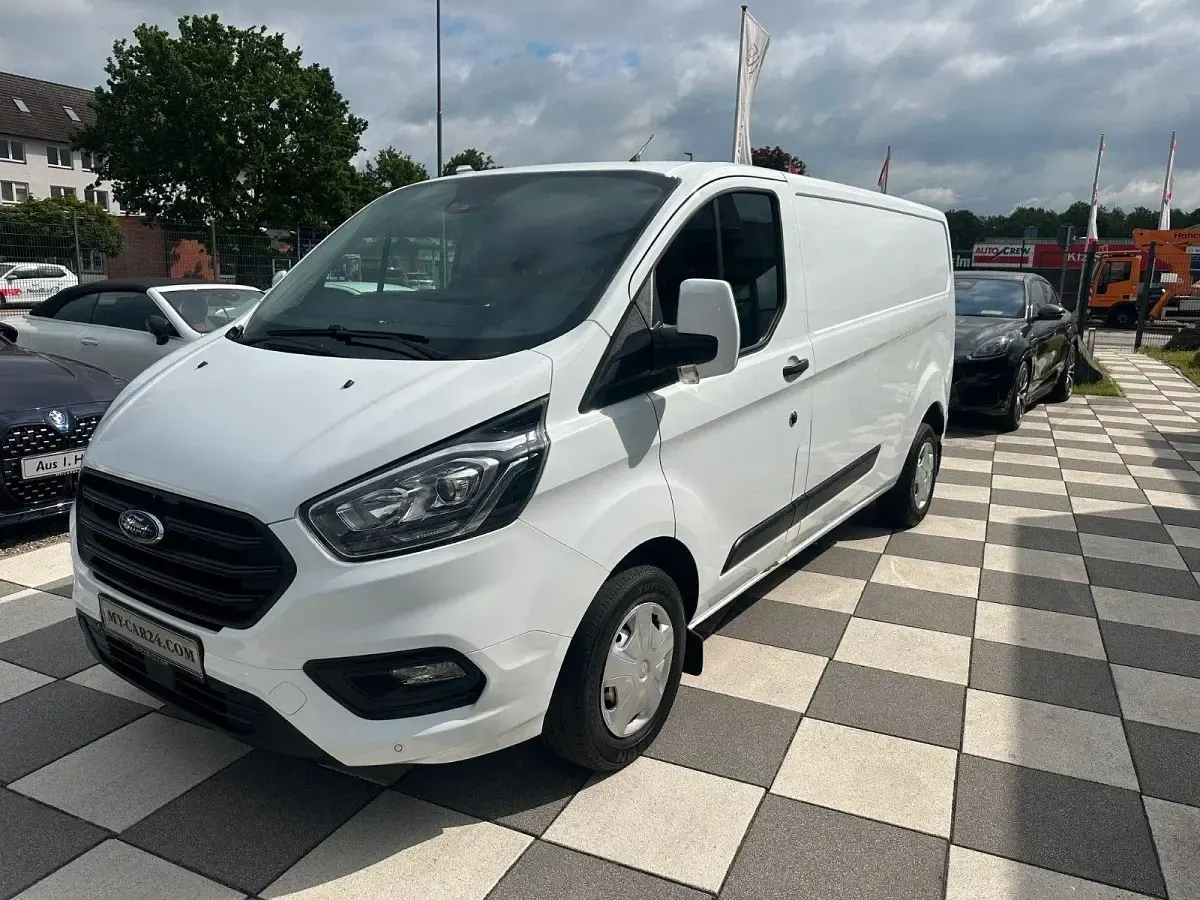 Usata Ford Transit Custom Trend 105 CV (77 kW) 2022 Bianco Monovolume