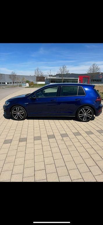 Blau Gebraucht 2017 VW Golf VII GTD Limousine | 18.900 € (Fairer Preis) - Bild 1/4