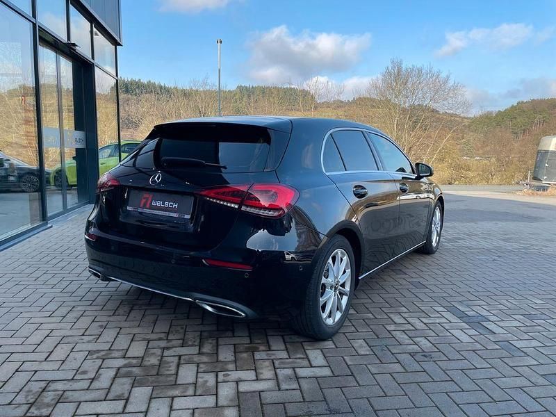 Gebraucht Mercedes A200 Progressive 163 PS (119 kW) 2018 Schwarz Limousine