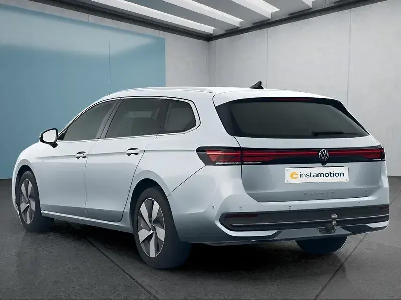 Gebraucht VW Passat 150 PS (110 kW) 2025 Silber Kombi