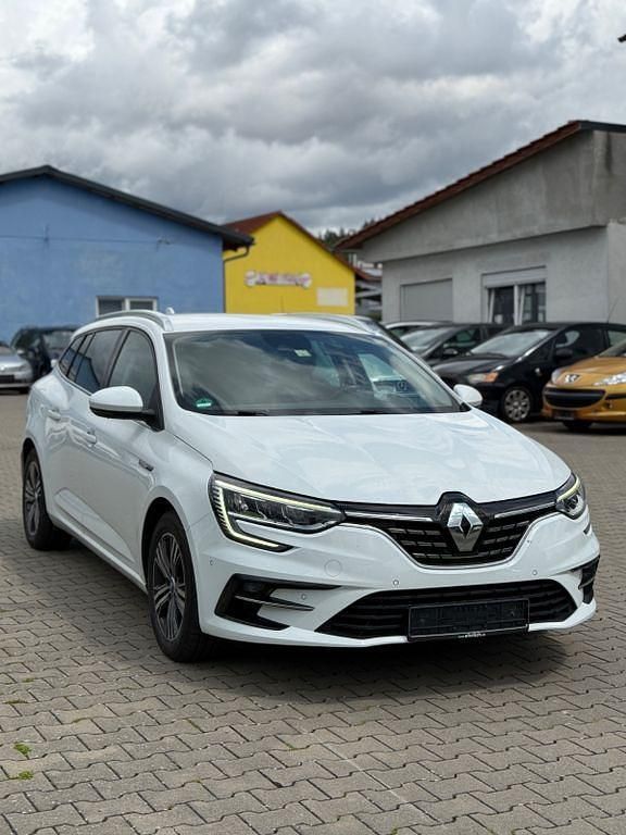 Weiß Gebraucht 2021 Renault Mégane IV Intens Limousine | 11.500 € (Fairer Preis) - Bild 1/4