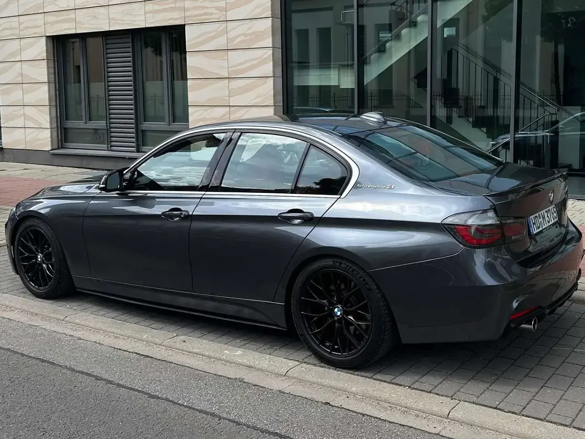 Gebraucht BMW ActiveHybrid 3 Sport Line 306 PS (225 kW) 2013 Grau Limousine