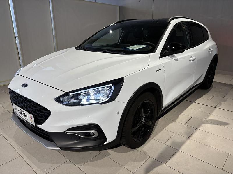 Weiß Gebraucht 2021 Ford Focus Active X Limousine | 16.490 € (Guter Preis) - Bild 1/4
