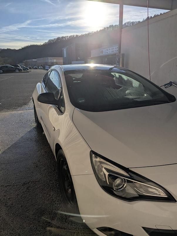 Gebraucht Opel Astra GTC S 136 PS (100 kW) 2016 Weiß Coupé