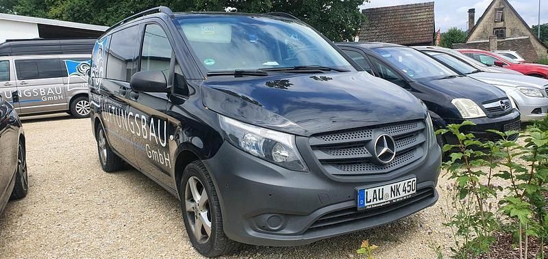 Schwarz Gebraucht 2019 Mercedes Vito Van / Kleinbus | 11.000 € (Etwas zu teuer) - Bild 1/4