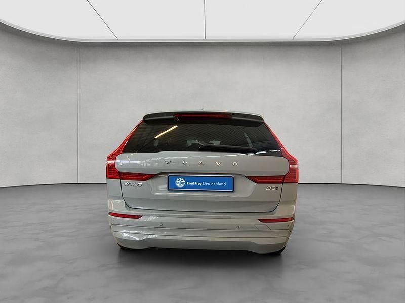 Gebraucht Volvo XC60 Core 250 PS (183 kW) 2024 Grau SUV