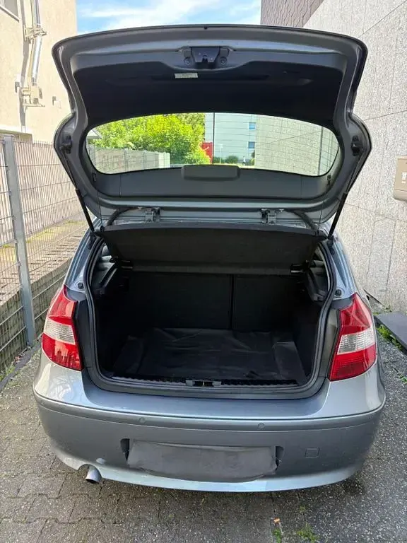 Gebraucht BMW 120 177 PS (130 kW) 2006 Grau Kleinwagen