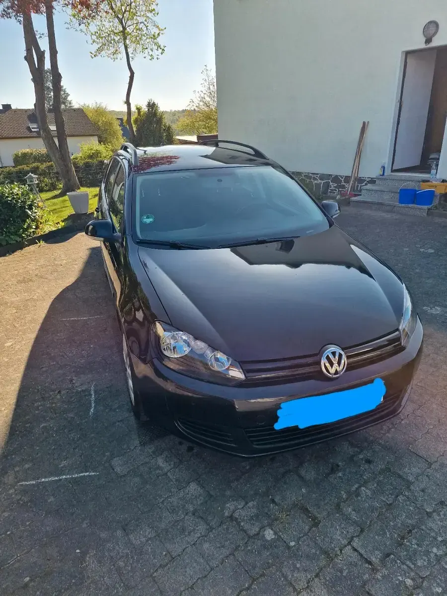 Gebraucht VW Golf VII 105 PS (77 kW) 2013 Schwarz Kombi