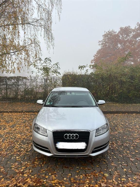 Gebraucht Audi A3 Ambiente 105 PS (77 kW) 2012 Silber Kleinwagen