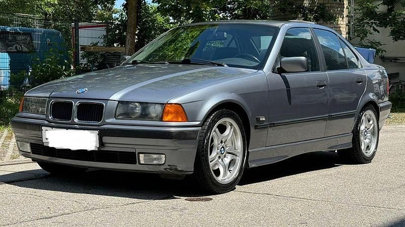 Grau Gebraucht 1996 BMW 320 Sport Line Limousine | 4.500 € (Fairer Preis) - Bild 1/4