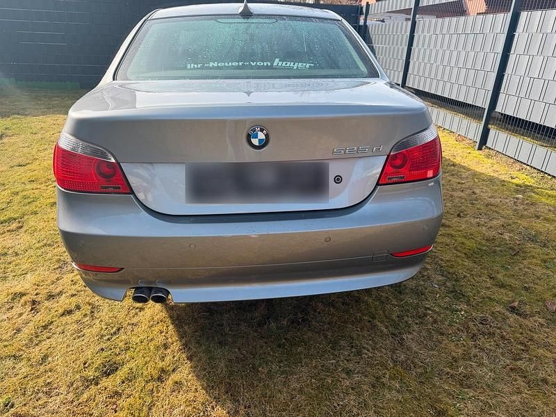 Gebraucht BMW 525 177 PS (130 kW) 2005 Grau Limousine