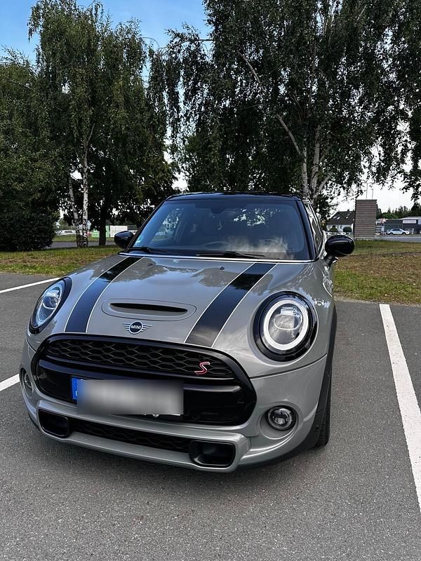 Grau Gebraucht 2020 Mini Cooper S Kleinwagen | 20.500 € (Fairer Preis) - Bild 1/4