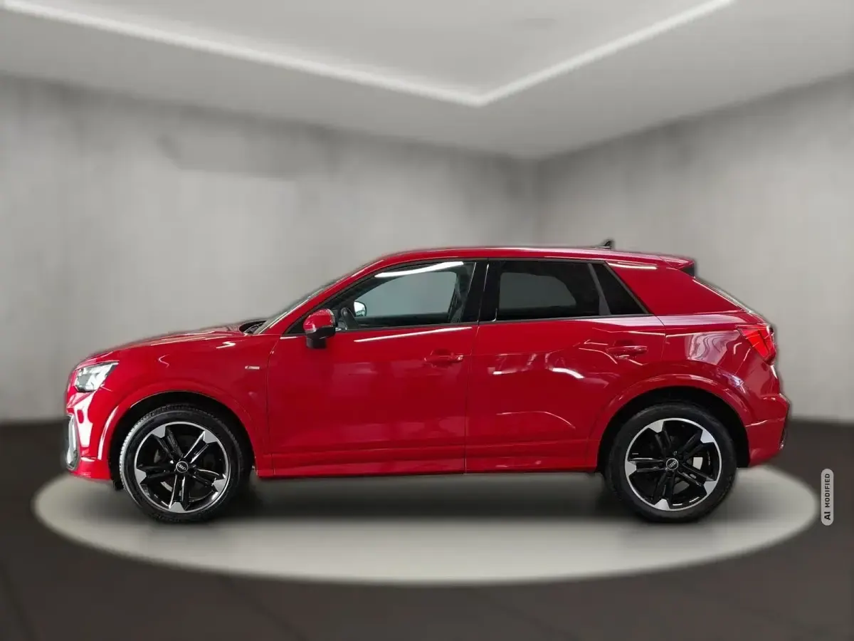 Gebraucht Audi Q2 S-Line 150 PS (110 kW) 2022 Rot metallic SUV
