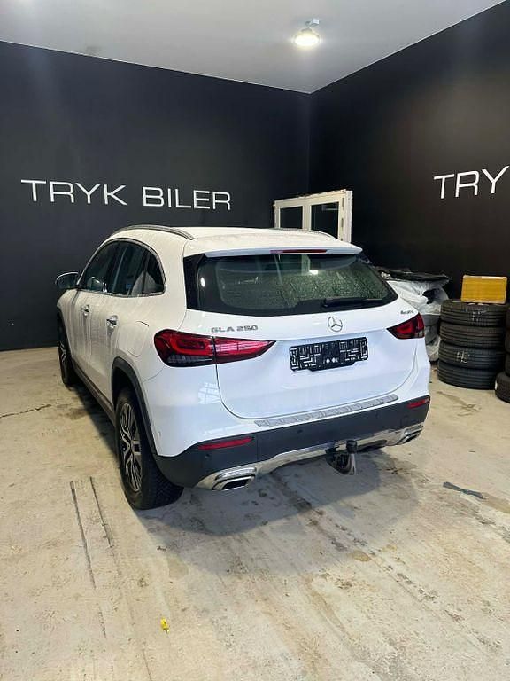 Gebraucht Mercedes GLA250 224 PS (164 kW) 2020 Weiß SUV
