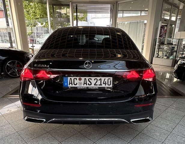 Gebraucht Mercedes E220 Advanced 197 PS (144 kW) 2025 Schwarz Limousine