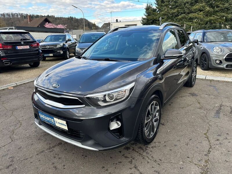 Grau Gebraucht 2017 Kia Stonic Spirit SUV | 9.900 € (Guter Preis) - Bild 1/4