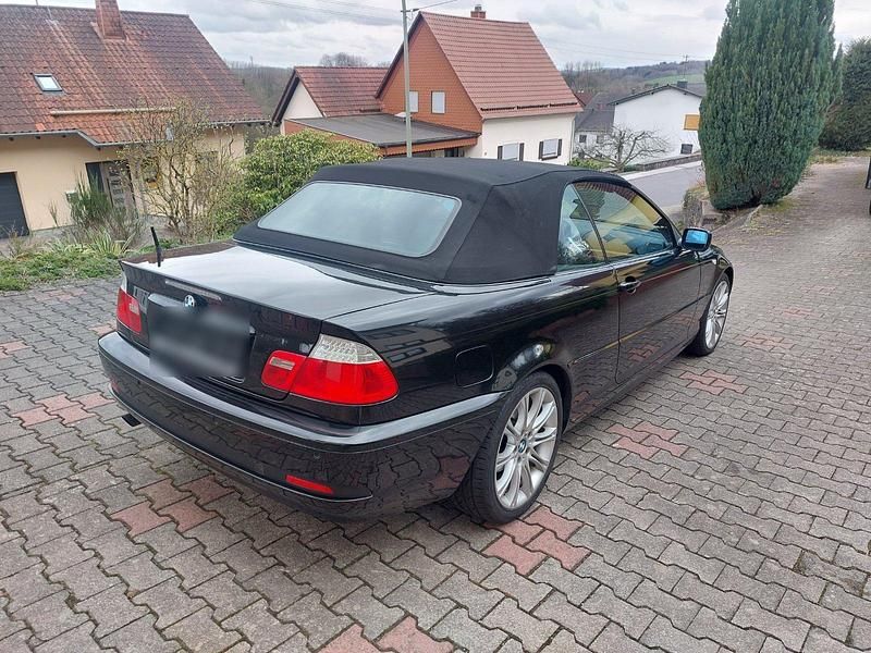 Gebraucht BMW 318 Cabriolet 150 PS (110 kW) 2006 Schwarz Cabrio