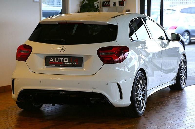 Gebraucht Mercedes A45 AMG AMG 381 PS (280 kW) 2016 Calcitweiss/zirrusweiss Kleinwagen