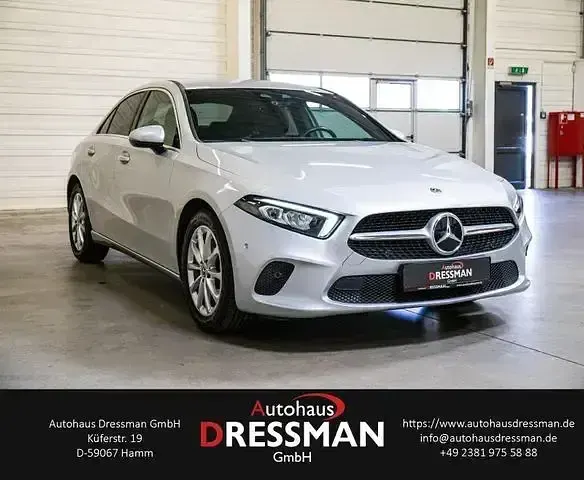 Gebraucht Mercedes A200 Progressive 163 PS (119 kW) 2020 Iridiumsilber  metalliclack Limousine