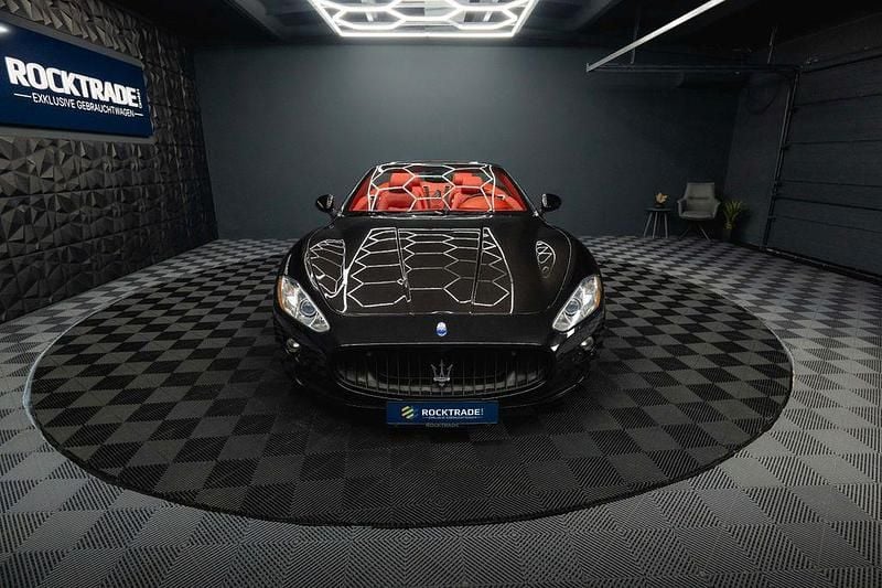 Gebraucht Maserati GranCabrio 439 PS (322 kW) 2010 Schwarz Cabrio
