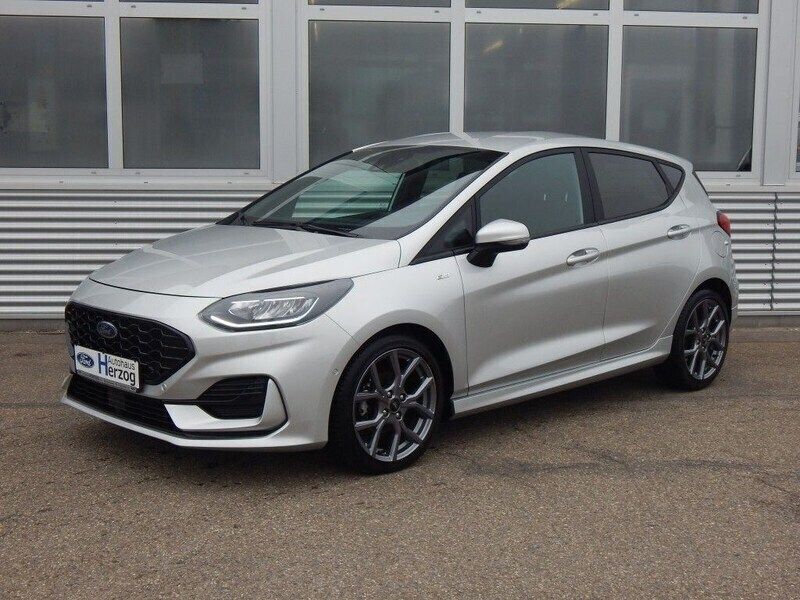 Moondust silver (metallic) Gebraucht 2023 Ford Fiesta ST-Line Kleinwagen | 18.990 € (Fairer Preis) - Bild 1/4