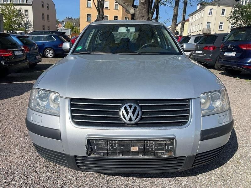 Second-hand VW Passat 150 CP (110 kW) 2002 Argintiu Break