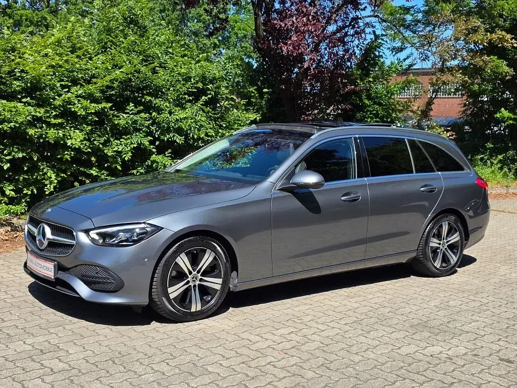 Gebraucht Mercedes C180 Avantgarde 170 PS (125 kW) 2023 Grau Limousine