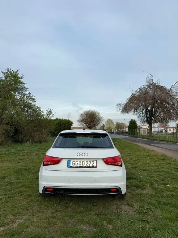 Gebraucht Audi A1 S-Line 185 PS (136 kW) 2011 Weiß Kleinwagen