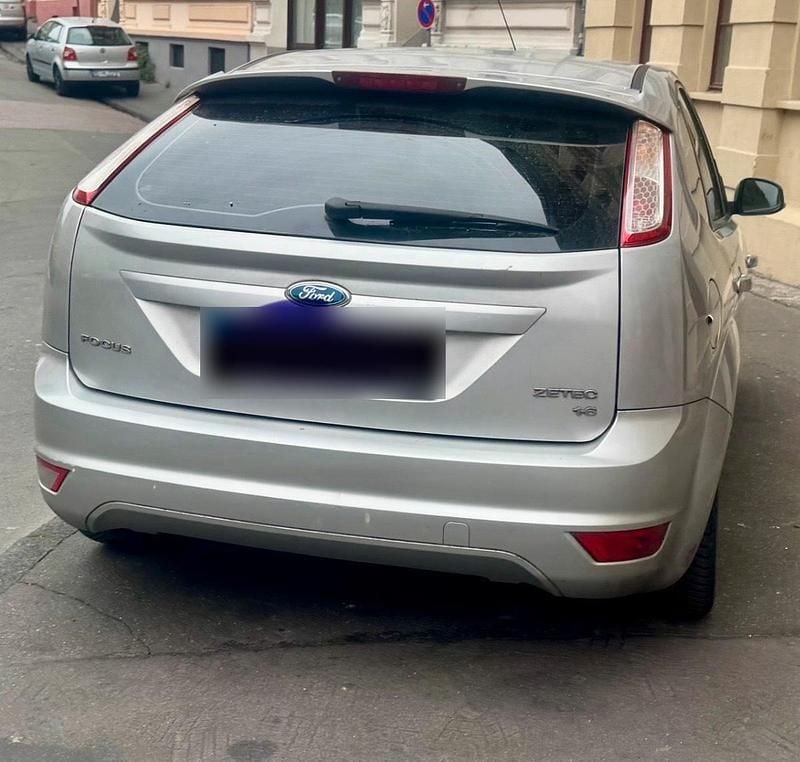 Second-hand Ford Focus 101 CP (74 kW) 2008 Argintiu Berlinǎ