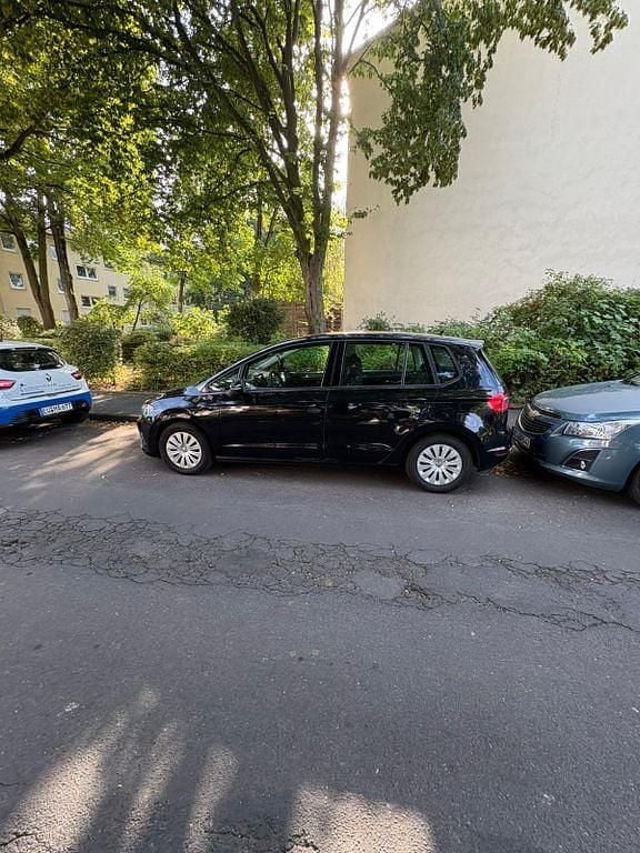Schwarz Gebraucht 2015 VW Golf Sportsvan Van / Kleinbus | 8.299 € (Superpreis) - Bild 1/4